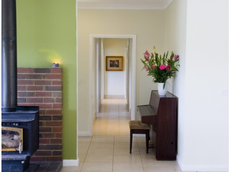 14 Stuartfield Avenue, Romsey VIC 3434