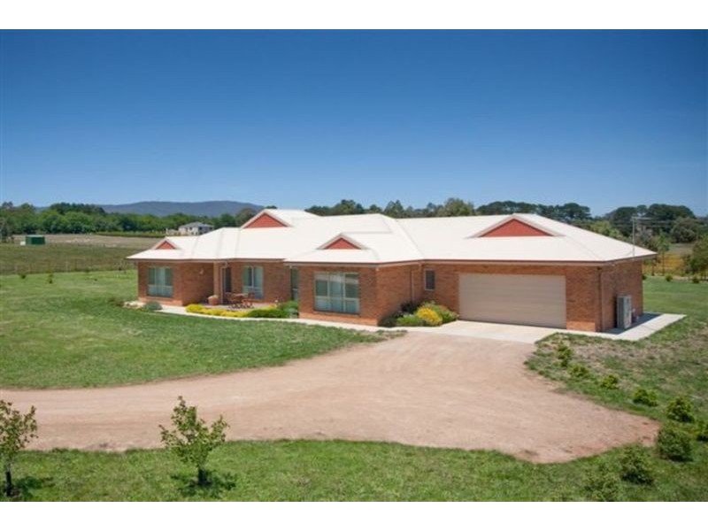 19 Bowyers Road, Woodend VIC 3442
