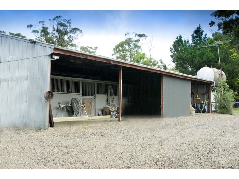 829 Bacchus Marsh Road, Bullengarook VIC 3437