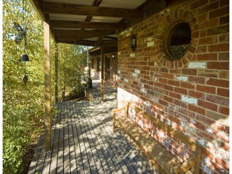 13 Main Street, Romsey VIC 3434