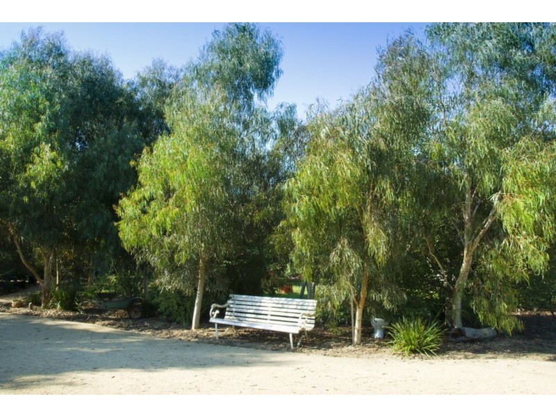 13 Main Street, Romsey VIC 3434