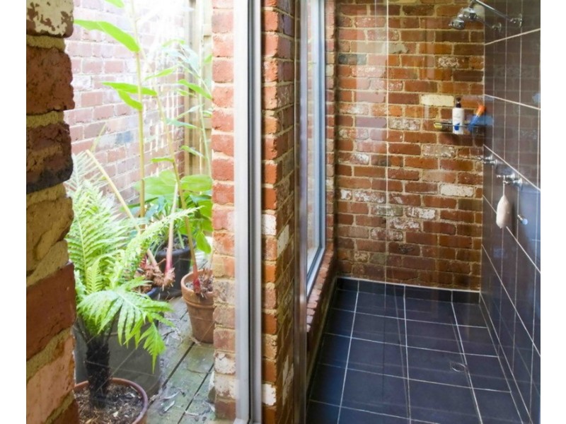 13 Main Street, Romsey VIC 3434