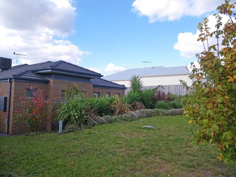 12 Vernon Close, New Gisborne VIC 3438