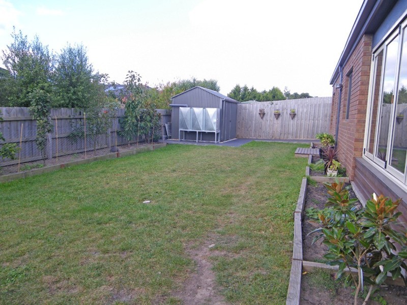 12 Vernon Close, New Gisborne VIC 3438