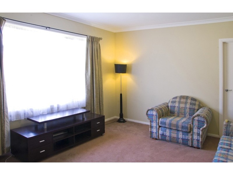 9 Skehan Court, Romsey VIC 3434