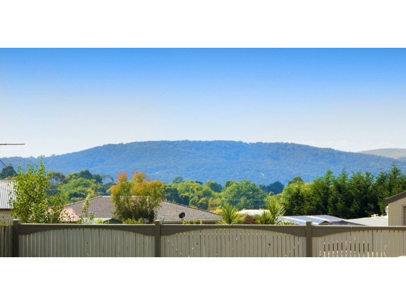 9 Skehan Court, Romsey VIC 3434