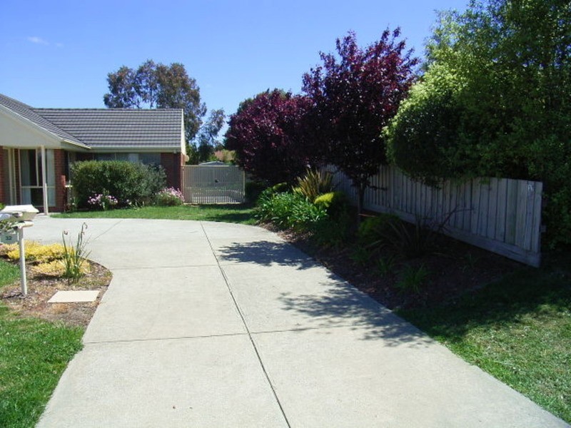 32 Kilmore Road, Gisborne VIC 3437