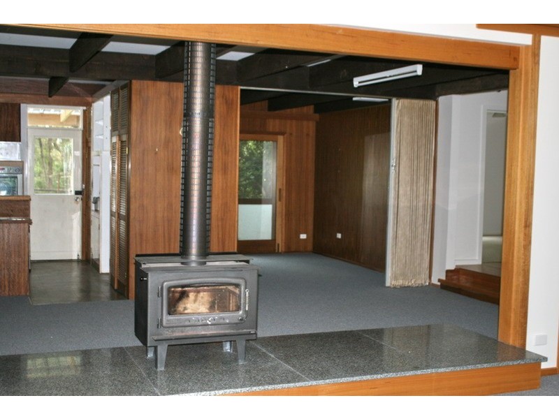 54 Henshall Road, Woodend VIC 3442