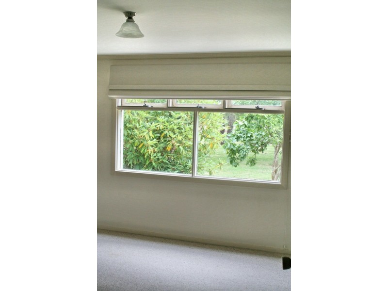 54 Henshall Road, Woodend VIC 3442