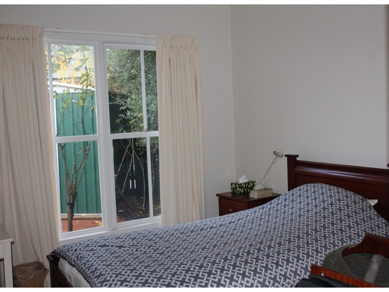 2/3 Hamilton Street, Gisborne VIC 3437