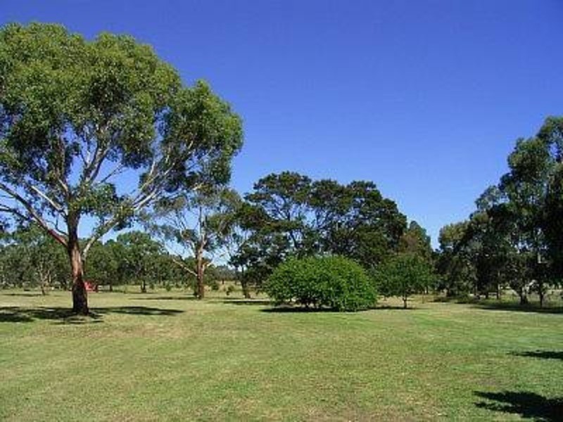 61 Hastings Drive, New Gisborne VIC 3438