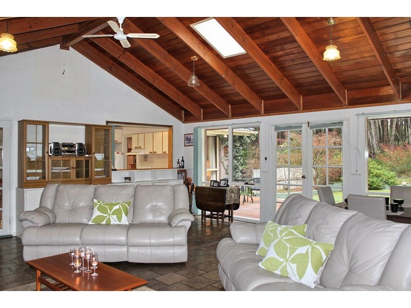 63 Spencer Road, Woodend VIC 3442