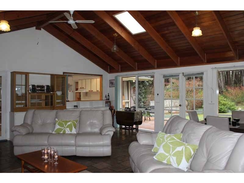 63 Spencer Road, Woodend VIC 3442