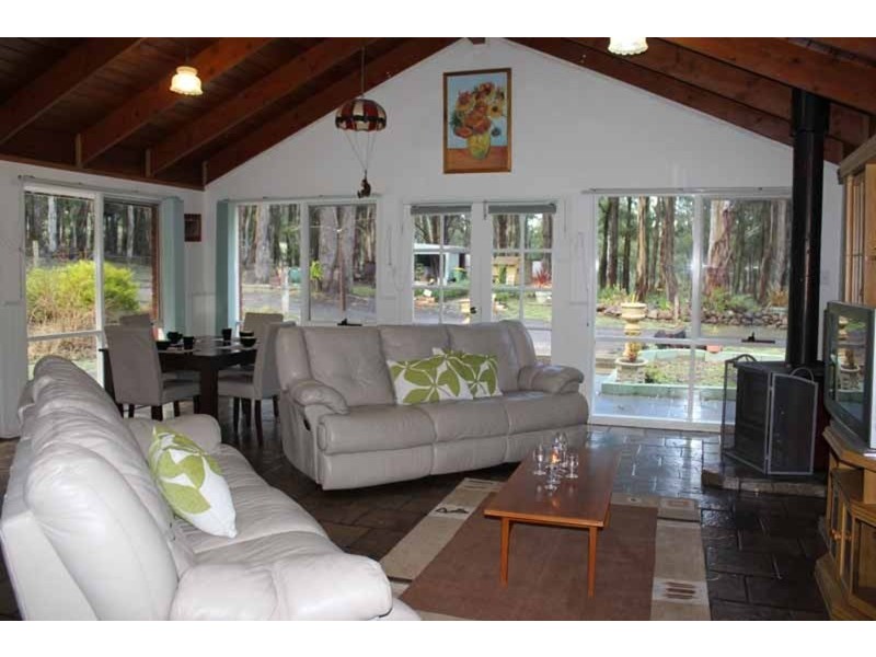 63 Spencer Road, Woodend VIC 3442