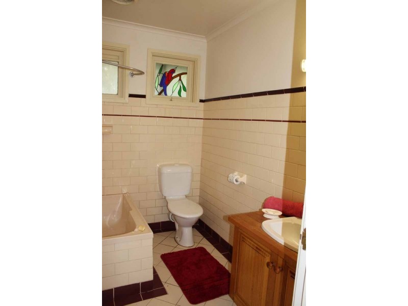 63 Spencer Road, Woodend VIC 3442