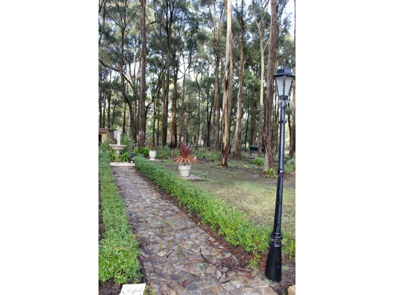 63 Spencer Road, Woodend VIC 3442