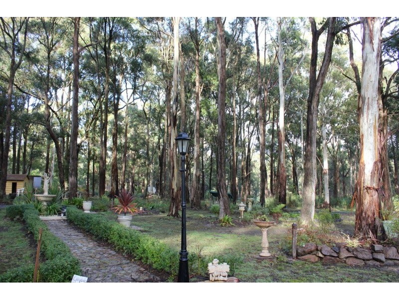 63 Spencer Road, Woodend VIC 3442