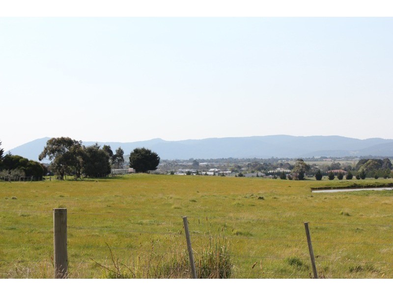 95 Brooking Road, Gisborne VIC 3437