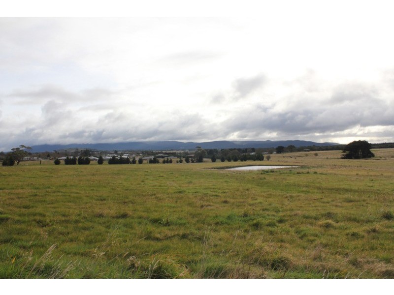 95 Brooking Road, Gisborne VIC 3437