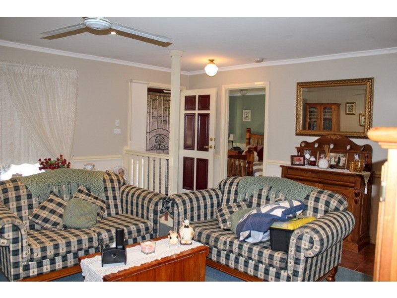 17 Pinelea Grove, Gisborne VIC 3437