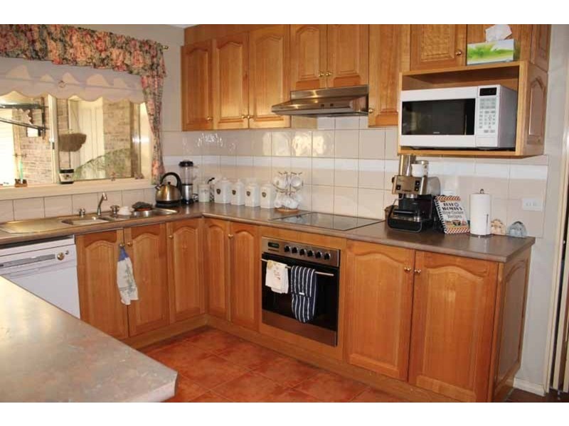 17 Pinelea Grove, Gisborne VIC 3437