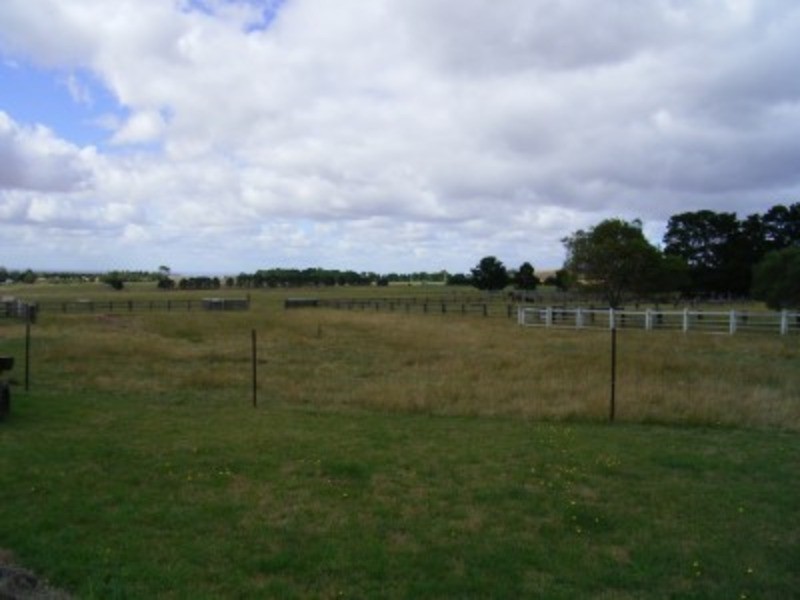 55 Millets Road, Gisborne South VIC 3437