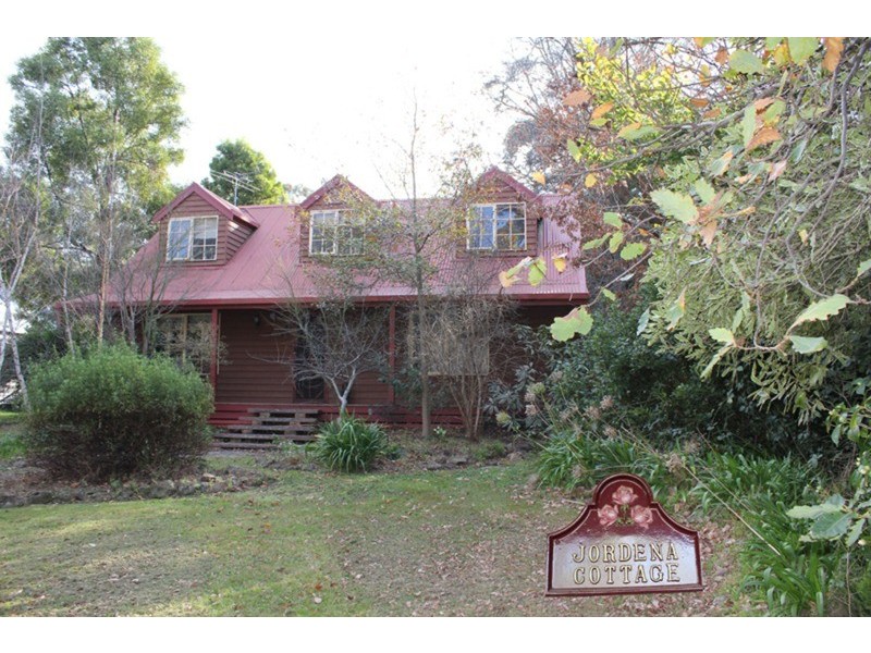 6 Ferrier Street, Mount Macedon VIC 3441