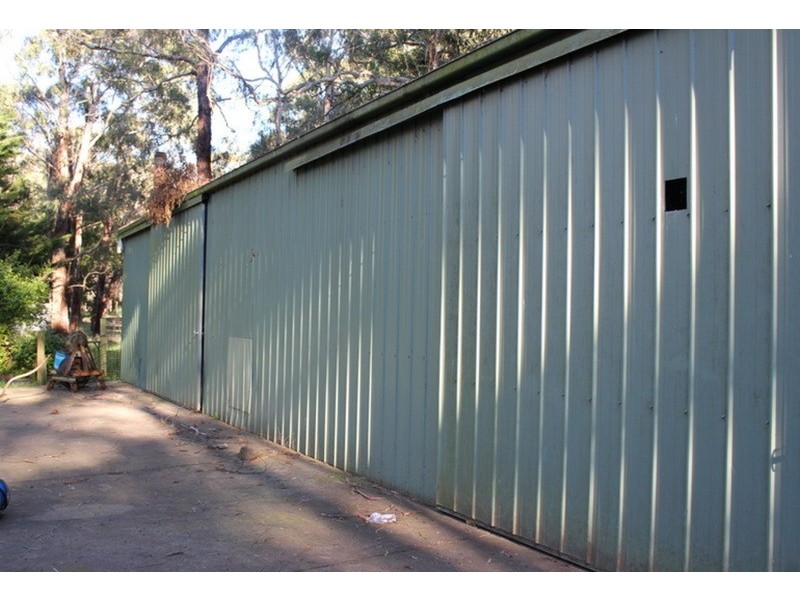 27 Coffeys Road, Bullengarook VIC 3437
