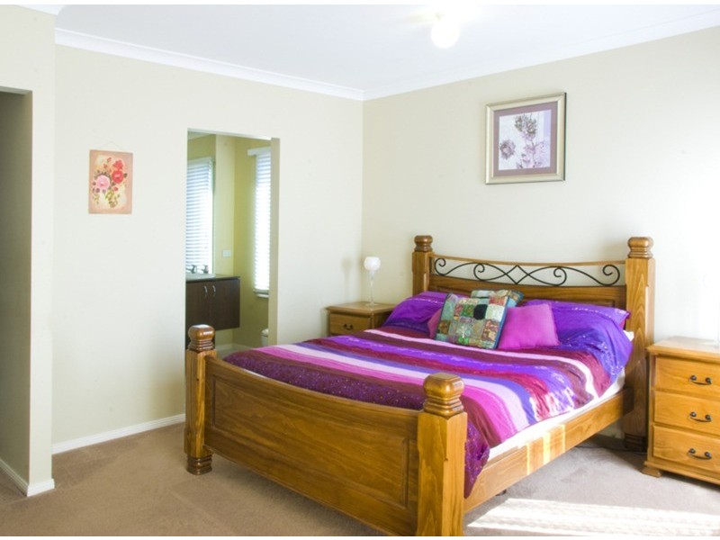 9 Skehan Court, Romsey VIC 3434