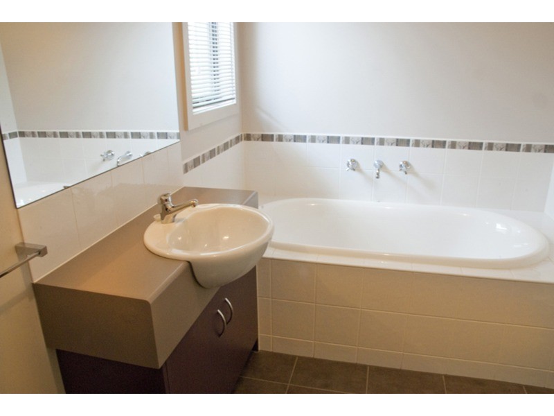 1/1-5 Rodney Street, Gisborne VIC 3437