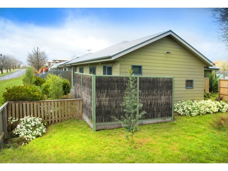 1/1-5 Rodney Street, Gisborne VIC 3437