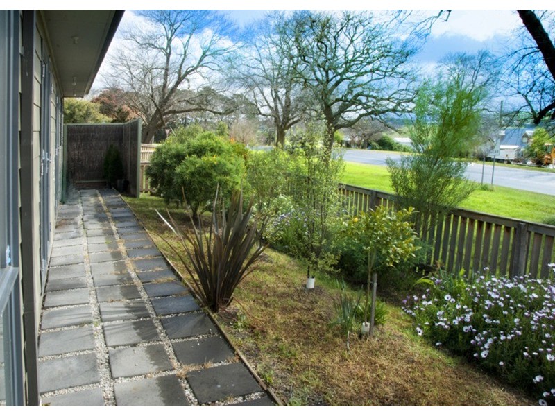 1/1-5 Rodney Street, Gisborne VIC 3437