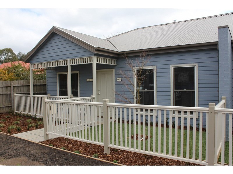 1/271 Station Road, New Gisborne VIC 3438