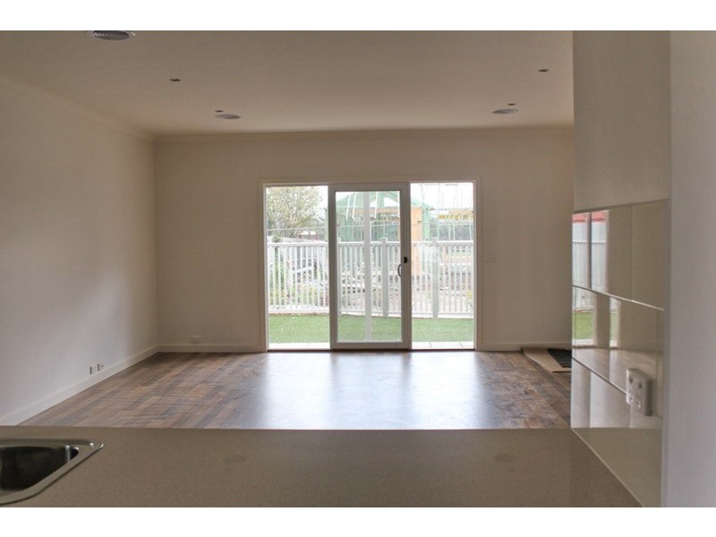 1/271 Station Road, New Gisborne VIC 3438