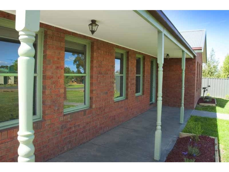 16 Sutton Street, Riddells Creek VIC 3431