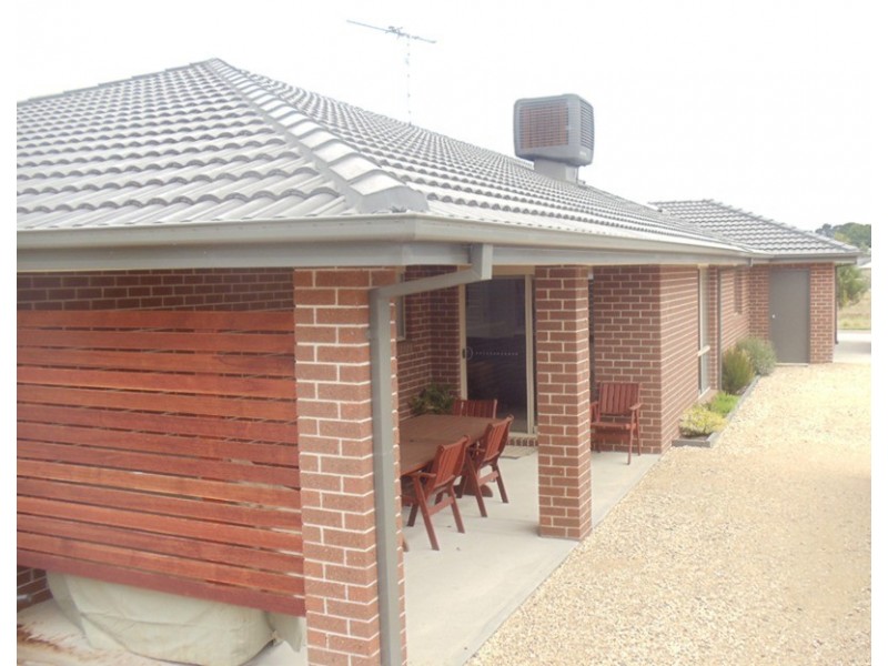 17 Francis Crescent, Gisborne VIC 3437