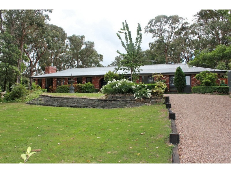 18 Lansdowne Street, Macedon VIC 3440