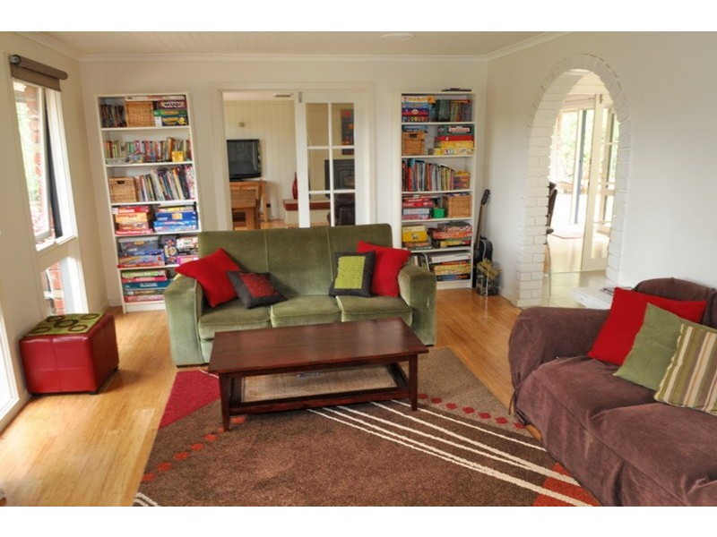 18 Lansdowne Street, Macedon VIC 3440