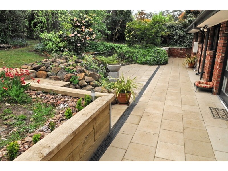 18 Lansdowne Street, Macedon VIC 3440