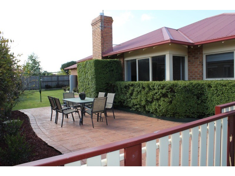 2 Wodalla Grove, New Gisborne VIC 3438