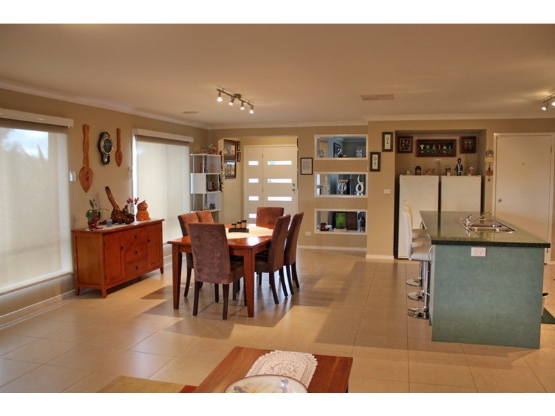 9 Finch Lane, Sunbury VIC 3429