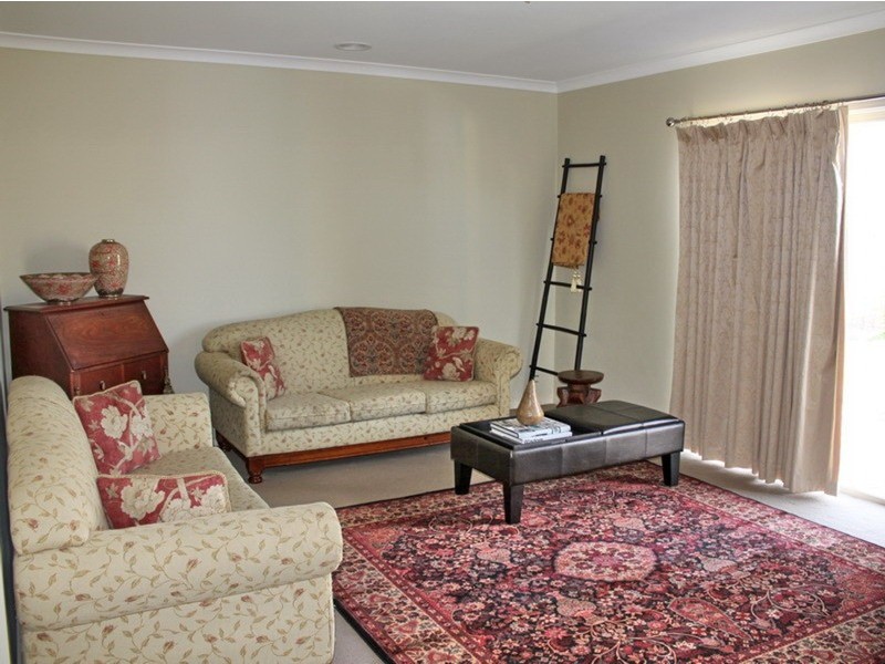 23 Vernon Close, New Gisborne VIC 3438