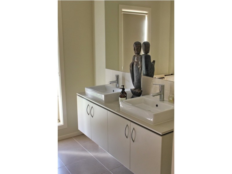 23 Vernon Close, New Gisborne VIC 3438