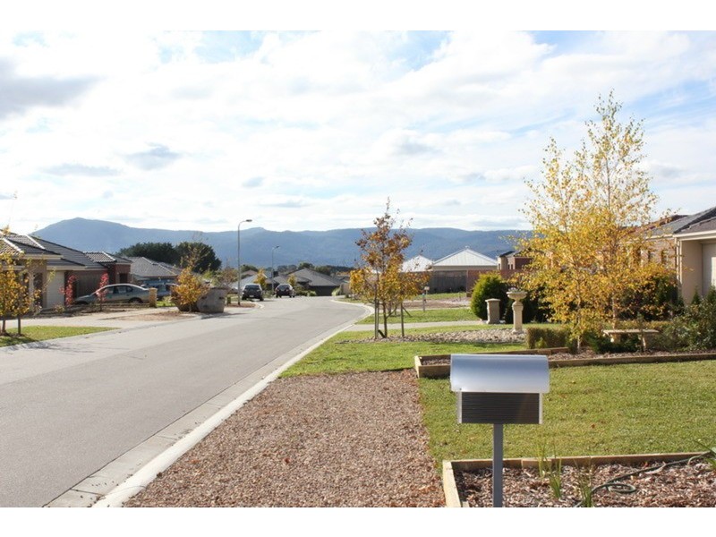 23 Vernon Close, New Gisborne VIC 3438