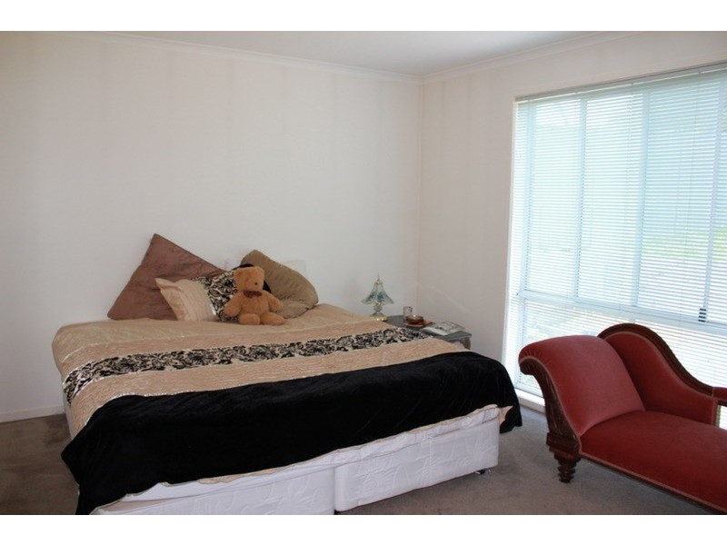 30 Warren  Street, Kyneton VIC 3444