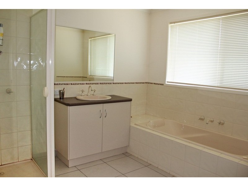 30 Warren  Street, Kyneton VIC 3444