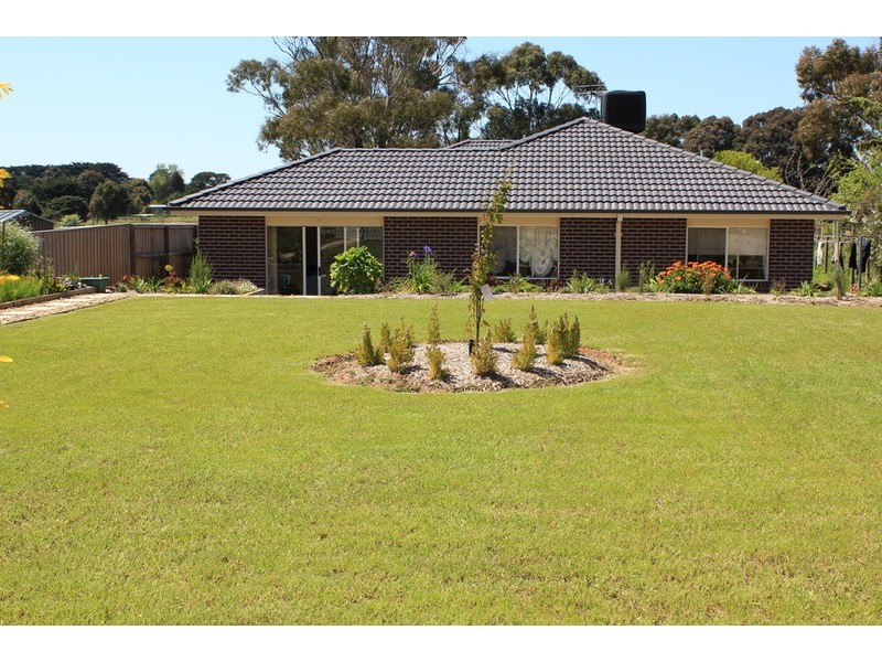 7 Belcher  Way, Gisborne VIC 3437