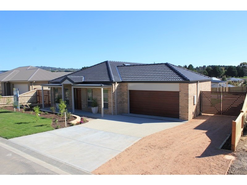 11 Pearce Court, Gisborne VIC 3437