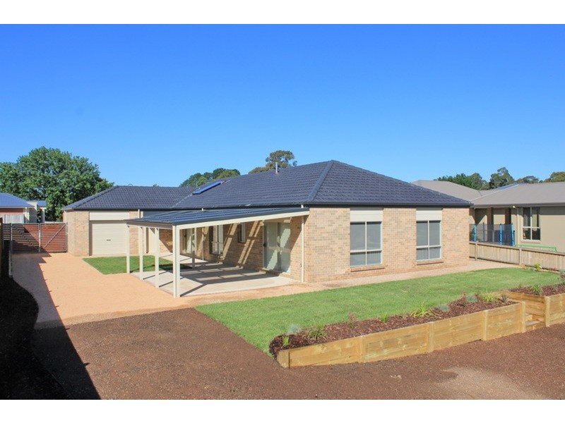 11 Pearce Court, Gisborne VIC 3437