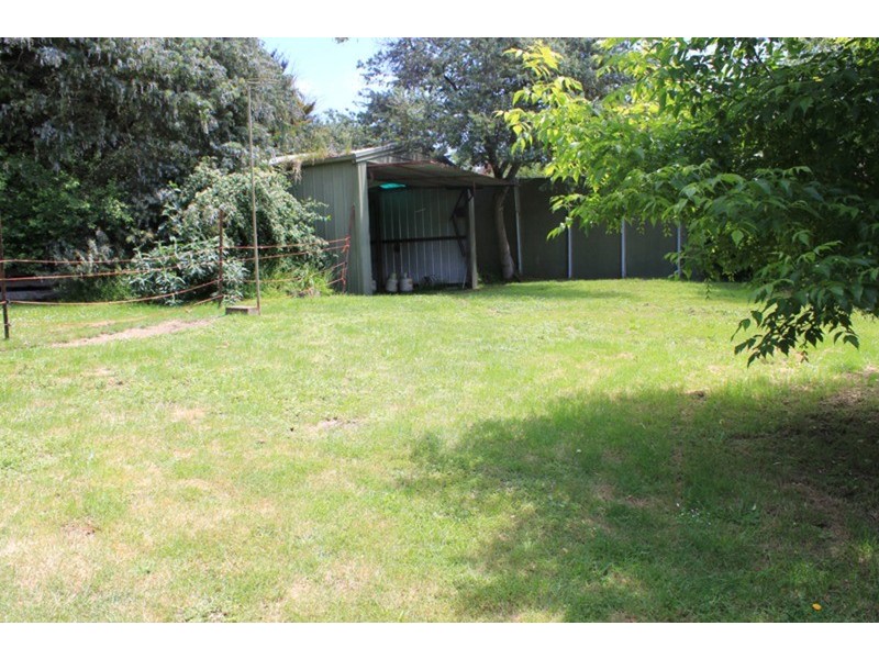 10 Brookes Crescent, Macedon VIC 3440